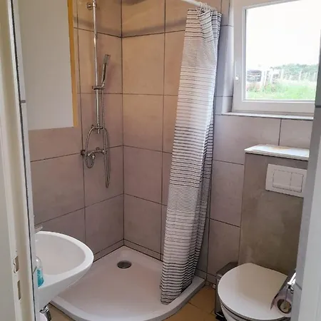 La Petite Maison Dans Les Champs