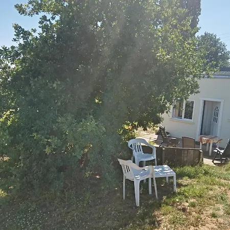 La Petite Maison Dans Les Champs