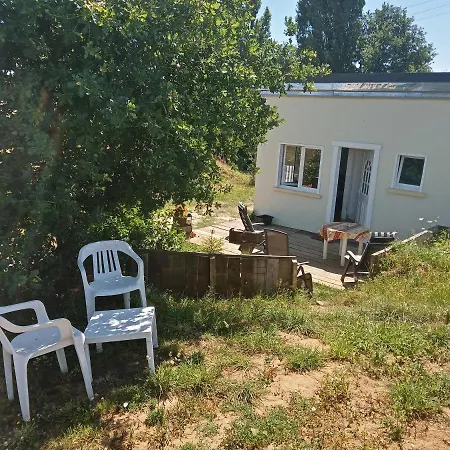 La Petite Maison Dans Les Champs